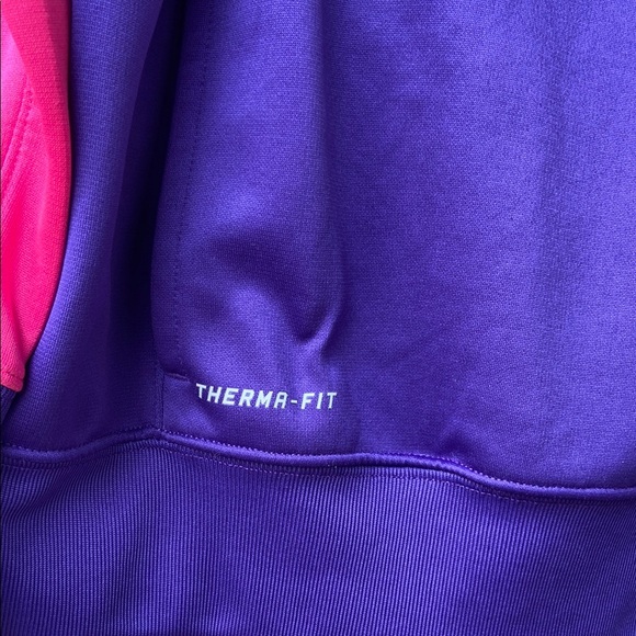 B1G2F 🚨 Nike Purple and Pink Therma-Fit fleece Hoodie - Picture 2 of 6